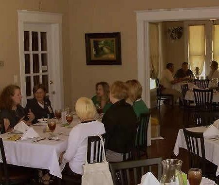 Ainsworth House Inn Luling Экстерьер фото