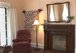 Ainsworth House Inn Luling Экстерьер фото